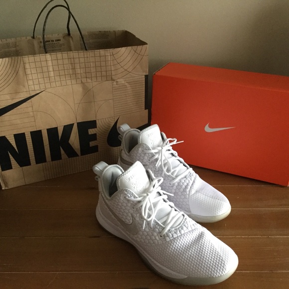 Nike LeBron Witness 3 ‘White Chrome’ RARE Color - Picture 2 of 9
